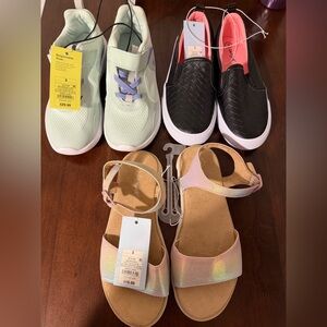 NWT Lot Of 3 Pair Of Girl’s Size 3 Sandals Sneakers Cat & Jack All In Motion